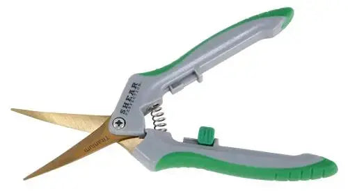 https://seresag.com/cdn/shop/files/Shear-Perfection-Platinum-Titanium-Trimming-Shear---2-in.-Curved-Blades-_12-Cs_-1688707595407.jpg?v=1688707596